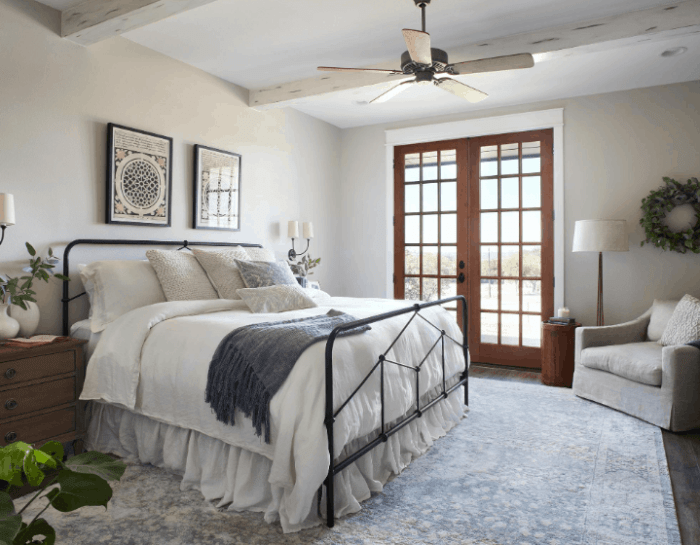 How to decorate a bedroom like joanna gaines