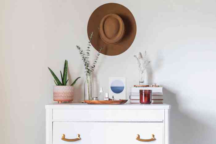 How to decorate a bedroom dresser top