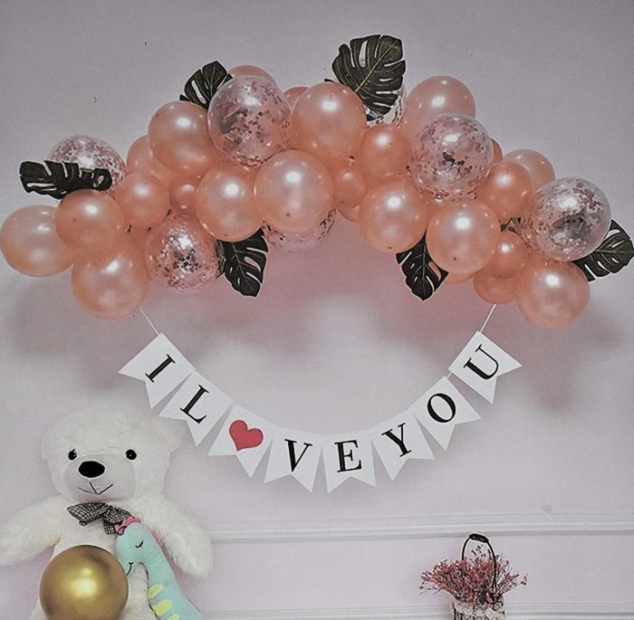 How to make balloon decoration on wall