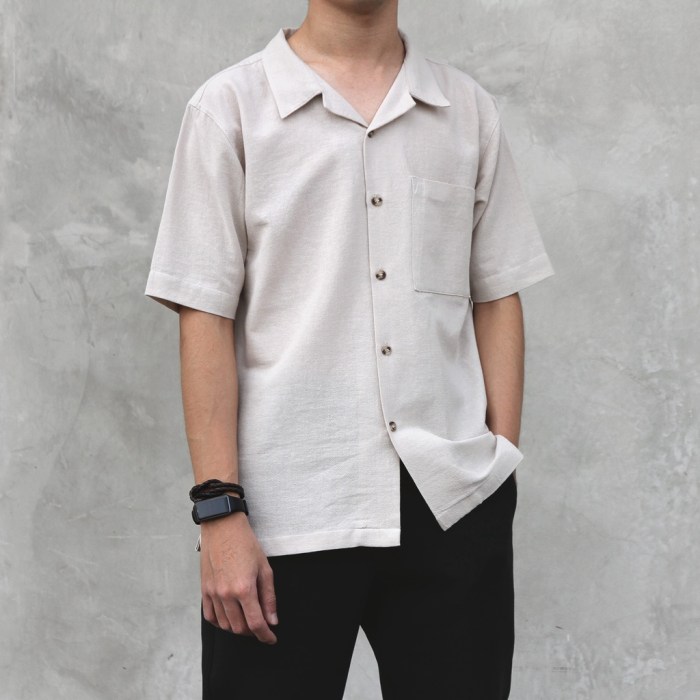 Men's white short sleeve dress shirt