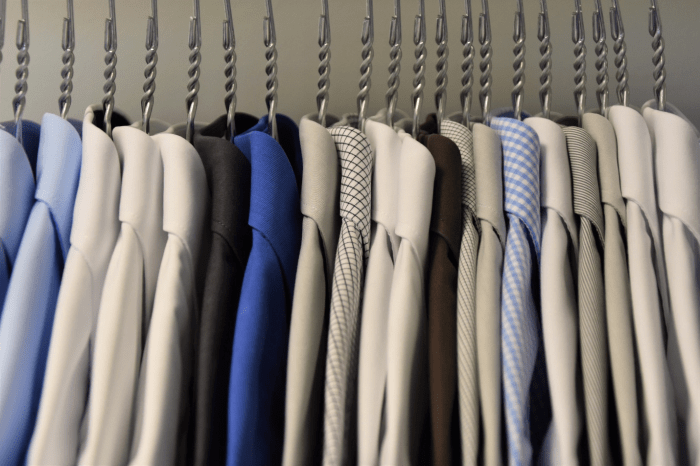 Dry cleaning men's dress shirts