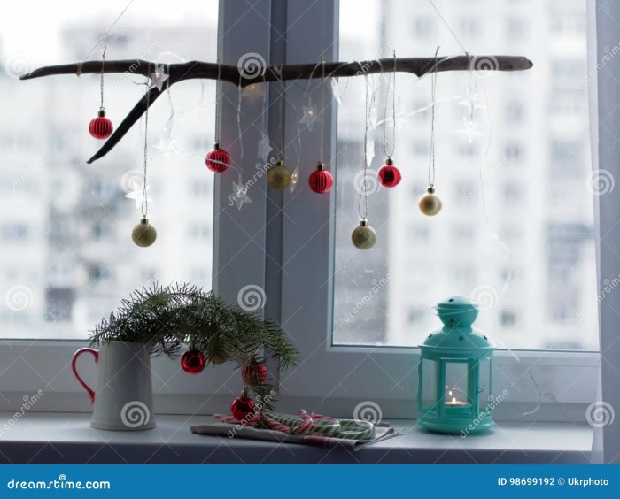 How to decorate a window sill for christmas